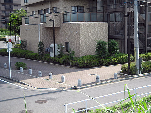 ローヤルシティ鴨居7番館の外観