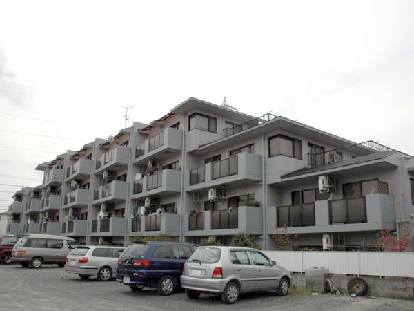 スペースイン久地の外観