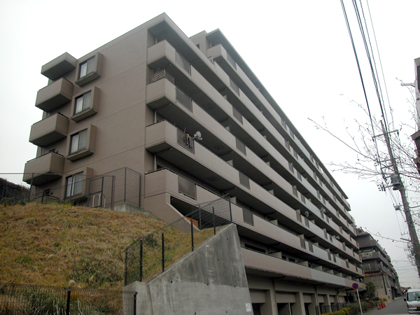 たまプラーザパークホームズ2番館の外観