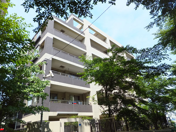 ファミール鷺沼パークフロントの外観