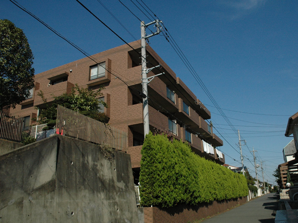 あざみ野プラッツの外観