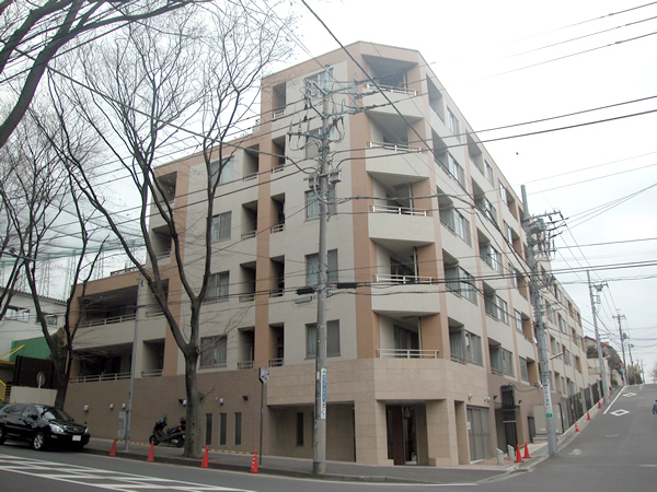 D'クラディアたまプラーザの外観