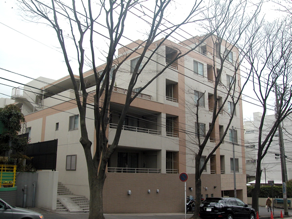 D'クラディアたまプラーザの外観