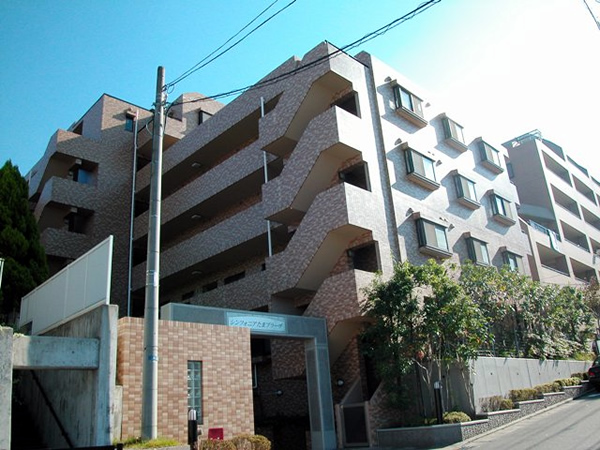 シンフォニアたまプラーザの外観