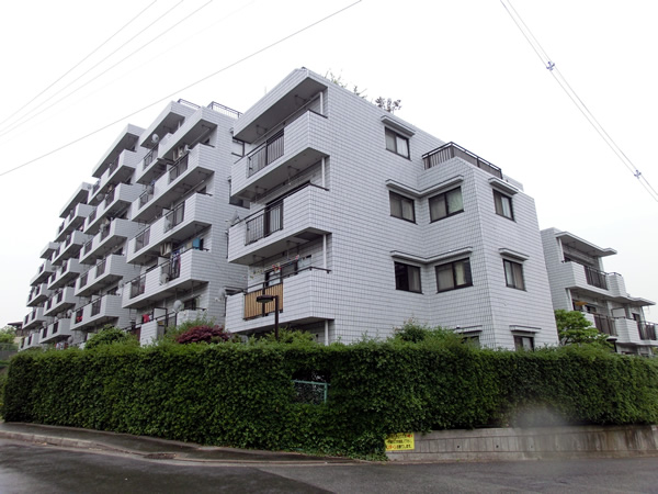 ファミネス宮崎台の外観