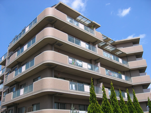 イトーピア市が尾の外観