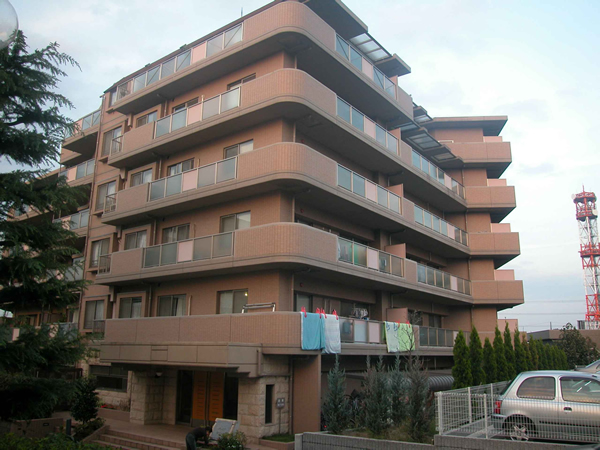 イトーピア市が尾の外観