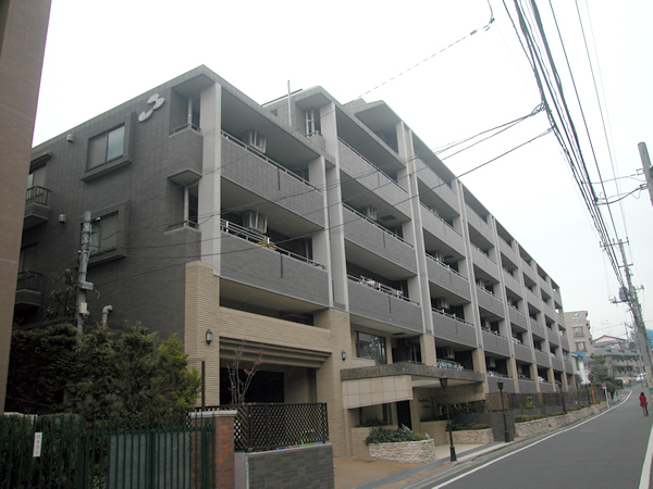 グランヴェルビュ青葉台の外観