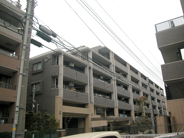 グランヴェルビュ青葉台の外観