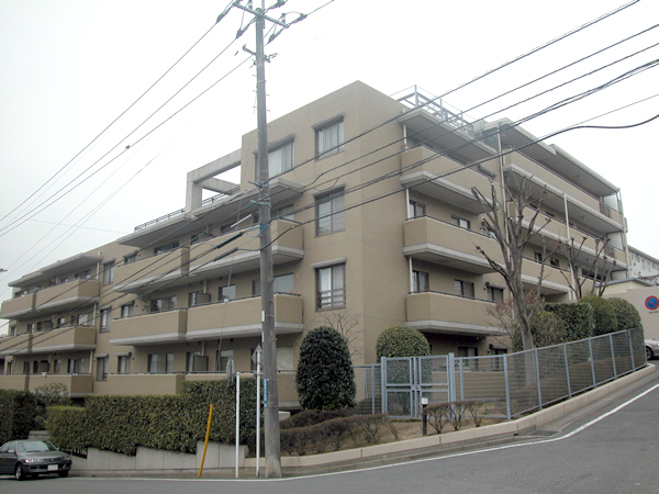 ハイコート青葉台の外観