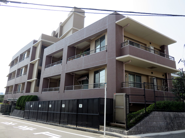 ヒルズ青葉台2丁目の外観