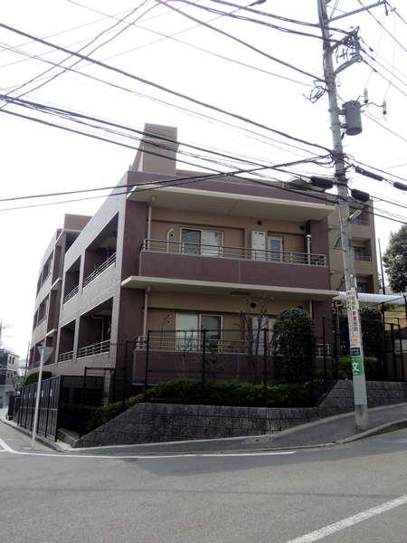 ヒルズ青葉台2丁目の外観