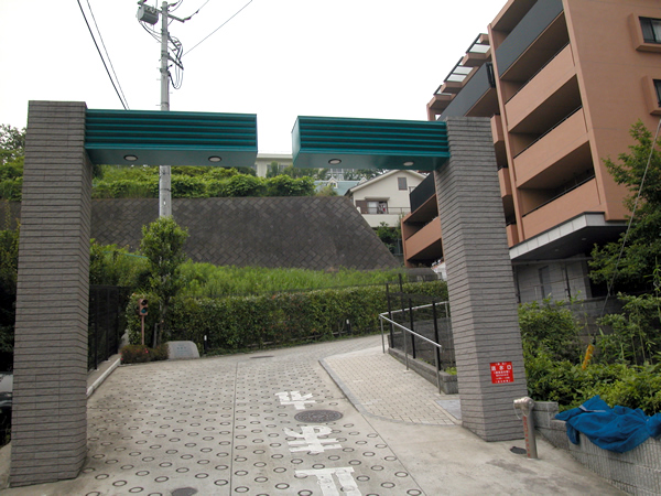 コスモ宮前平コートフォルムの外観