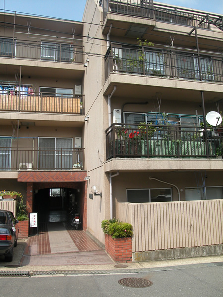 ブルンネン宮前平の外観