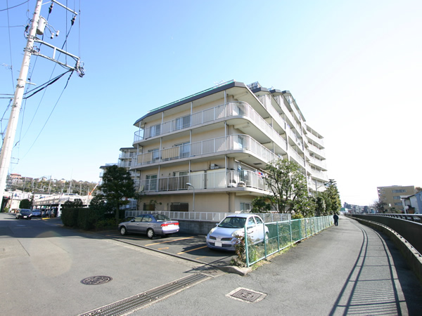 サニーハイツ梶ヶ谷の外観