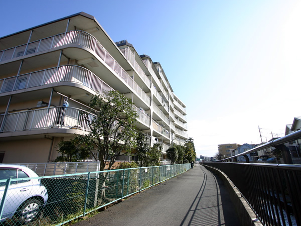 サニーハイツ梶ヶ谷の外観