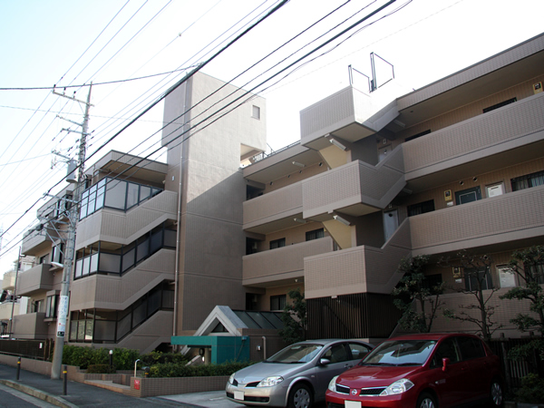 マイキャッスル宮崎台イーストコートの外観