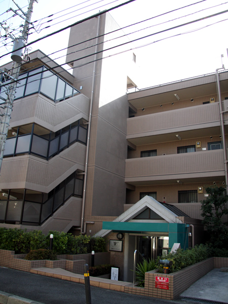 マイキャッスル宮崎台イーストコートの外観