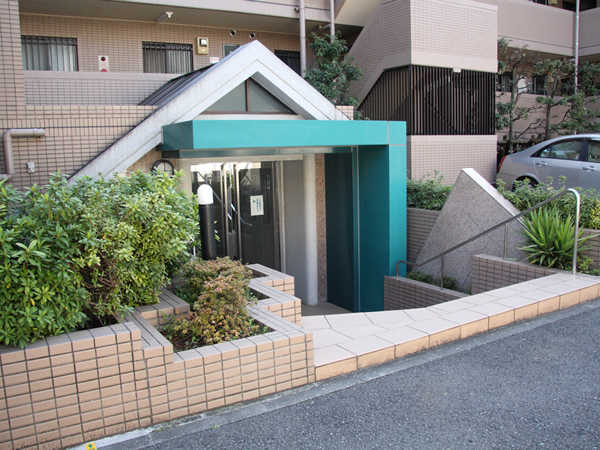 マイキャッスル宮崎台イーストコートの外観