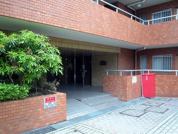 ニューファミール宮前平の外観