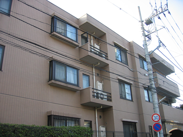 クリオ鷺沼1番館の外観