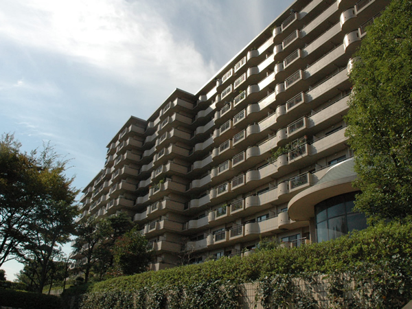 アルスあざみ野の外観