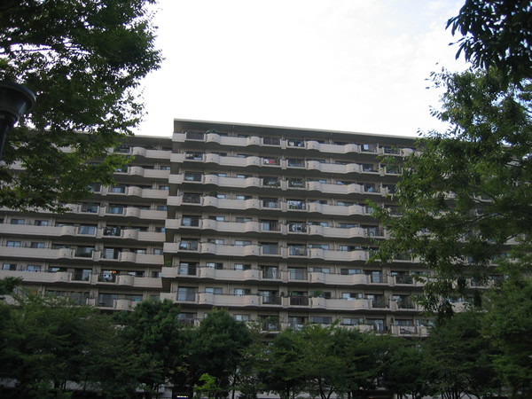 アルスあざみ野の外観