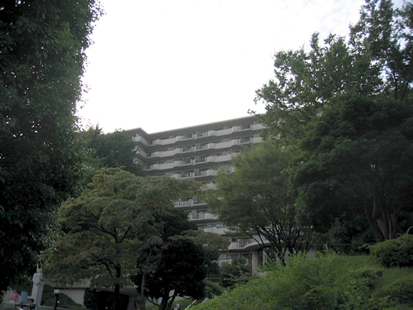 アルスあざみ野の外観