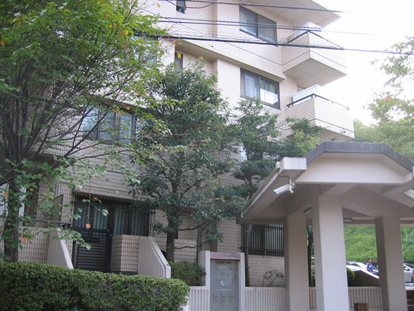 アルスあざみ野の外観