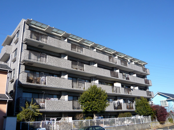 南林間パークホームズの外観