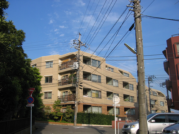 アルス鷺沼プラシアスの外観