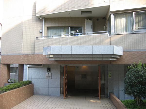 アルス鷺沼プラシアスの外観