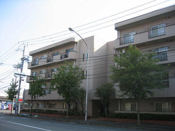 陽輪台第2あざみ野の外観