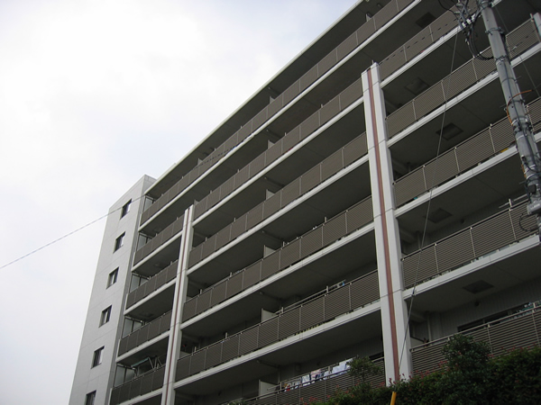 ファミールあざみ野スカーレットヒルズの外観