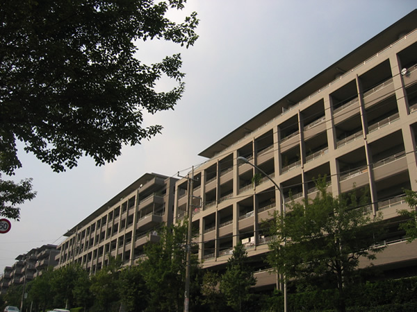 ローブルたまプラーザの外観