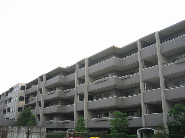 ローブルたまプラーザの外観