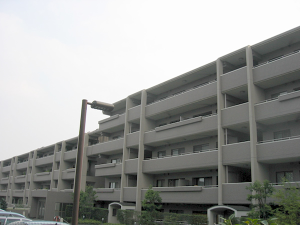 ローブルたまプラーザの外観