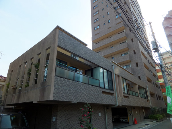 トゥールロワイヤル三軒茶屋の外観