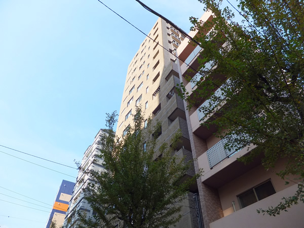 トゥールロワイヤル三軒茶屋の外観