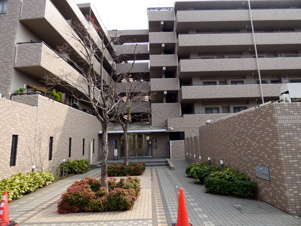 サーパス中央林間の外観