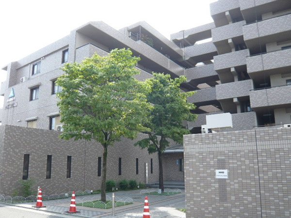 サーパス中央林間の外観