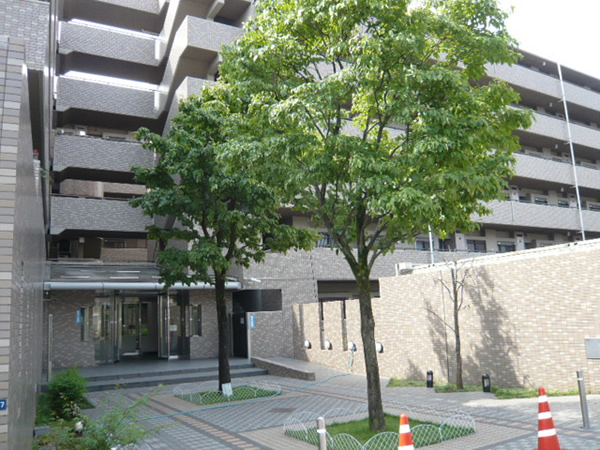 サーパス中央林間の外観