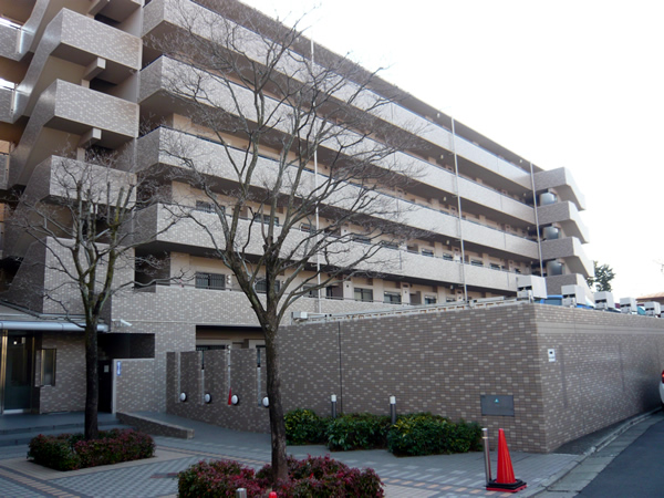 サーパス中央林間の外観