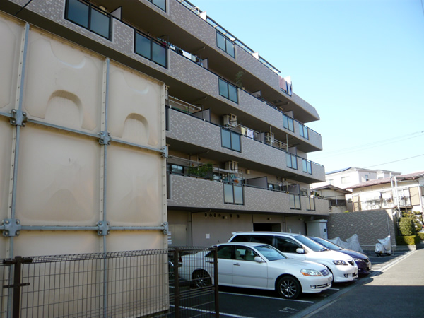 サーパス中央林間の外観