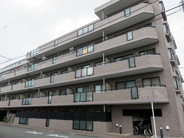 ロワールガーデン東林間の外観