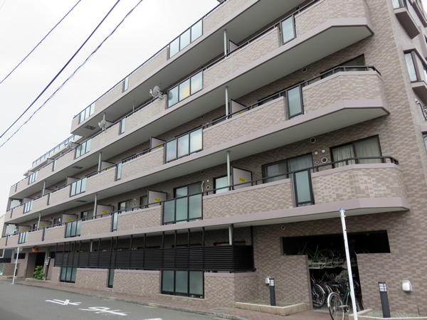 ロワールガーデン東林間の外観