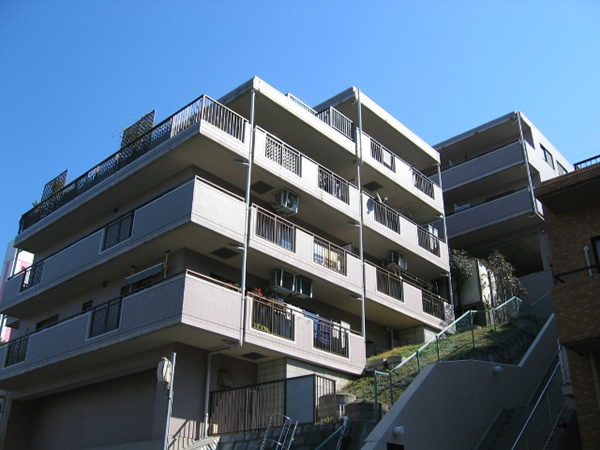 フランシェール寺尾台の外観