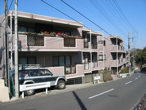 フランシェール寺尾台の外観