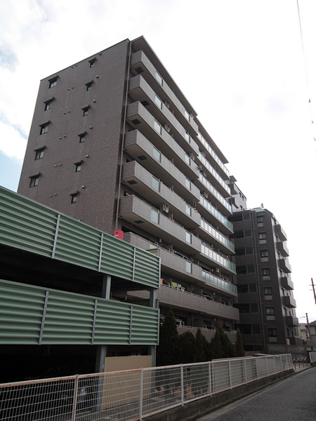 ドラゴンマンション中央林間弐番館の外観