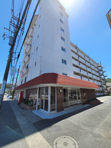 京王向ヶ丘マンションの外観